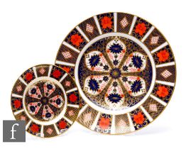 A Royal Crown Derby Imari 1128 'Old Imari' pattern dinner plate, 27cm diameter,