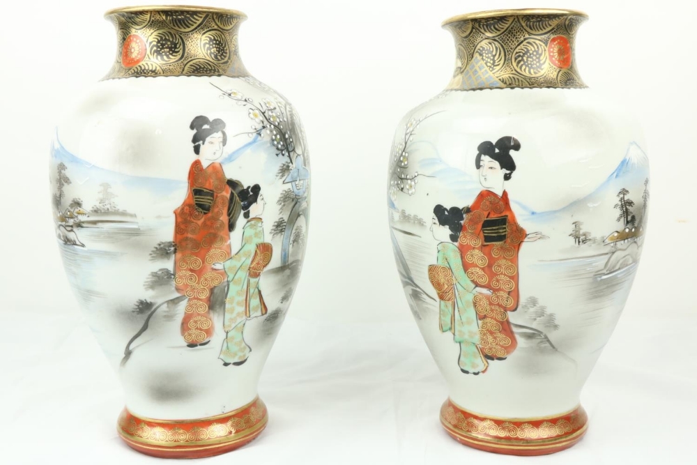 A pair of attractive Japanese Satsuma bulbous Vases, each depicting Geisha Girls in typical attire - Image 2 of 5