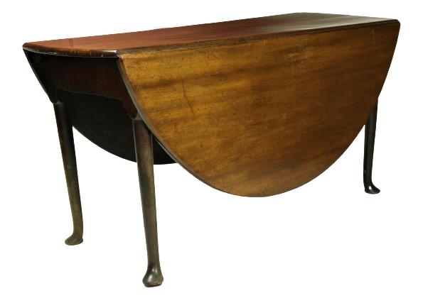 A good late 18th Century / early 19th Century Irish mahogany Dining Table, with two heavy oval