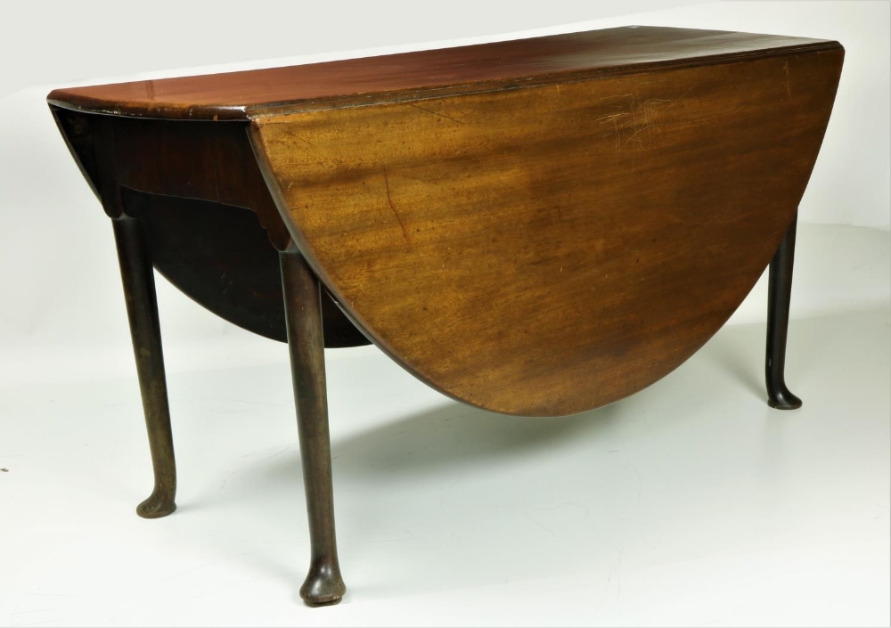 A good late 18th Century / early 19th Century Irish mahogany Dining Table, with two heavy oval - Image 2 of 2