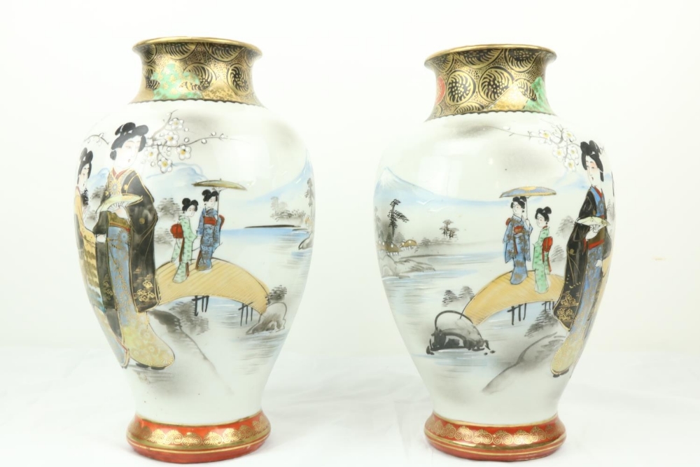 A pair of attractive Japanese Satsuma bulbous Vases, each depicting Geisha Girls in typical attire - Image 4 of 5