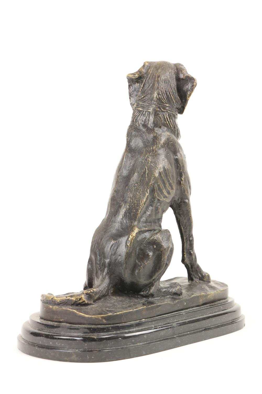 A good bronze Study of a seated hound, 26cms (10"), on a rectangular stepped black marble base. (1) - Bild 2 aus 2