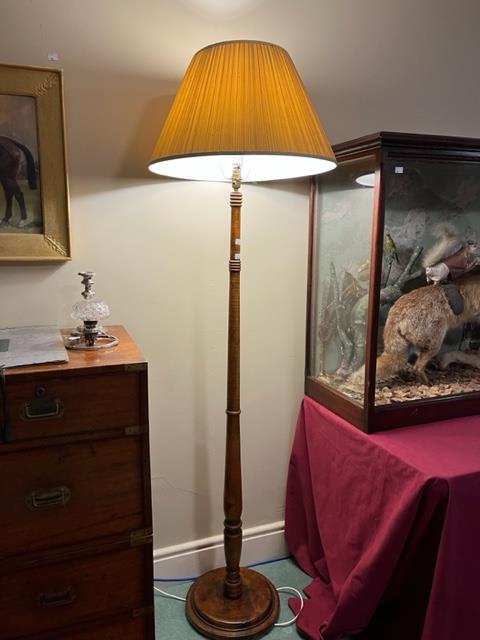 A very attractive Chippendale style mahogany Standard Lamp, with three stage stem carved with leaves - Image 2 of 2