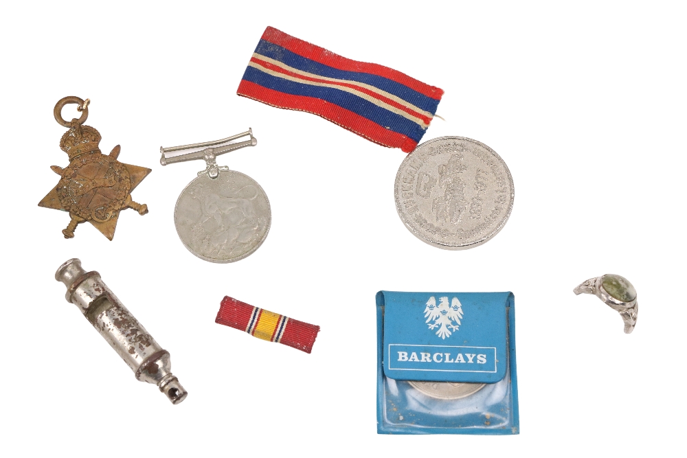 A cylinder Box and cover, a 1939/1945 George VI Service Medal, a Duckhams 1899-1977 Commemoration - Bild 2 aus 4