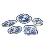 A good set of 3 Worcester blue and white shell shaped Serving Dishes, late 18th Century, 8" (20cms),