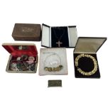 A very large quantity of assorted Costume Jewellery, comprising pearls, necklaces, brooches, ear