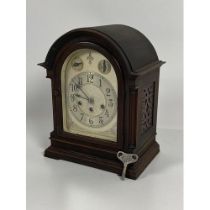 An American oak cased Bracket Clock, by Seth Thomas, U.S.A., the syphered dial with etched design