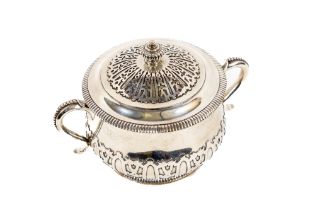 A fine heavy modern silver Porringer & Cover, London 1909 by CH & JW, distributed by Thomas, New