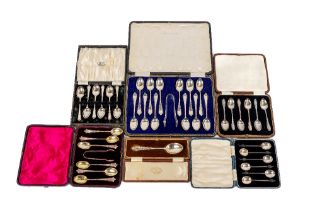 A cased set of 12 Sheffield silver Teaspoons, c. 1921, and a matching Sugar Tongs, a cased set of