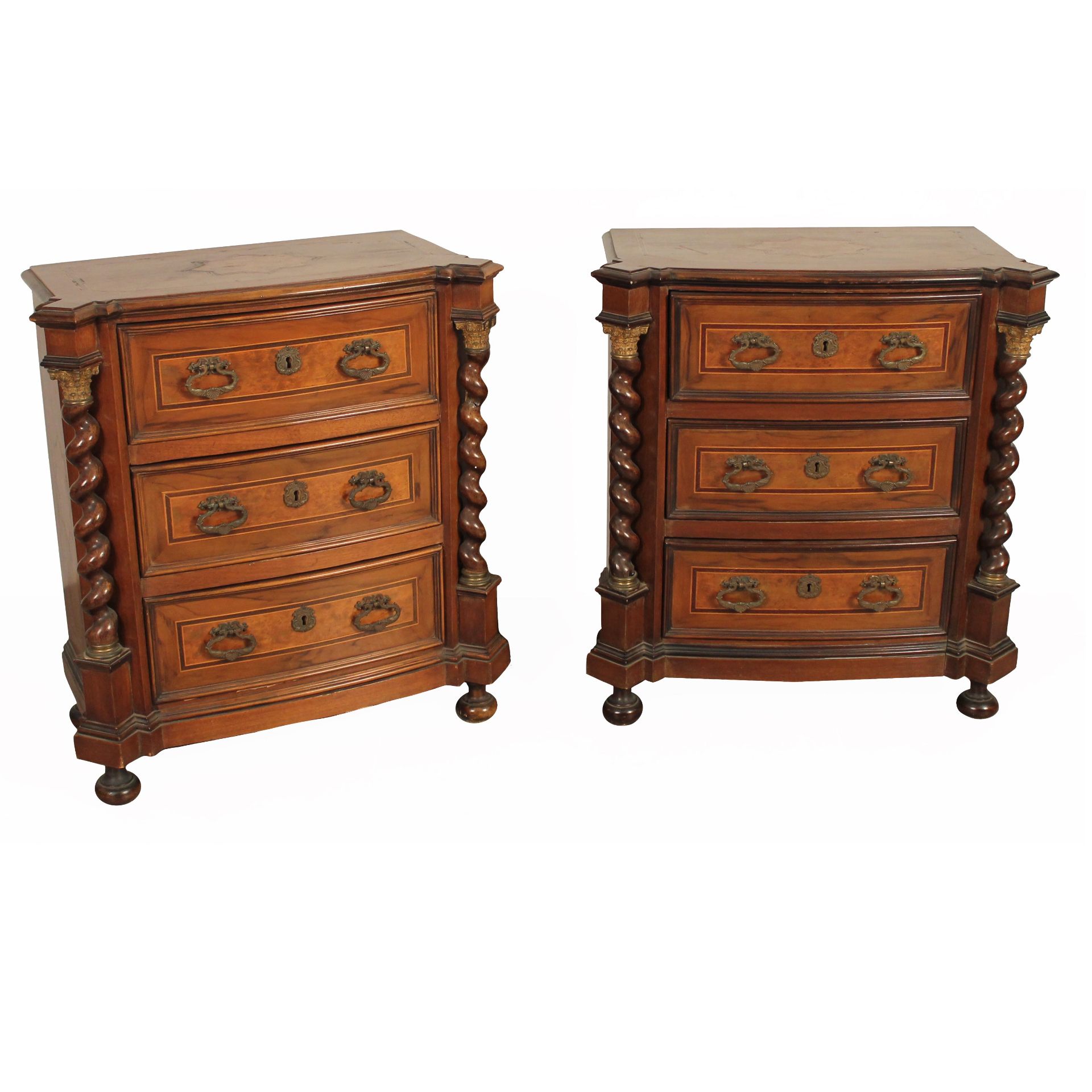 Coppia di piccoli cassettoni a tre cassetti - Pair of small commodes with three drawers