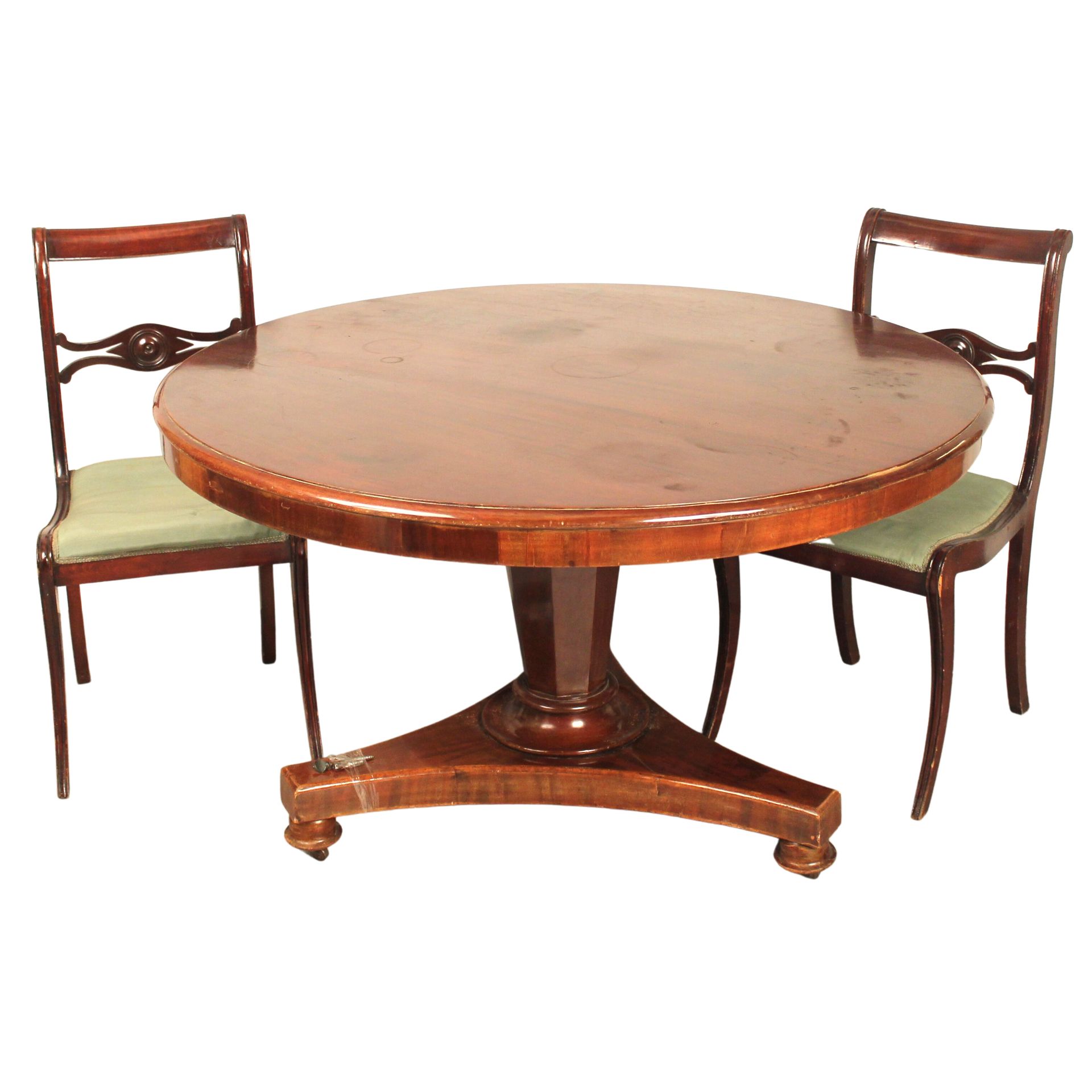 Tavolo tondo con sei sedie - Round table with six chairs