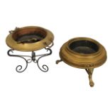 Lotto di due braceri e utensili - Lot of two braziers and utensils