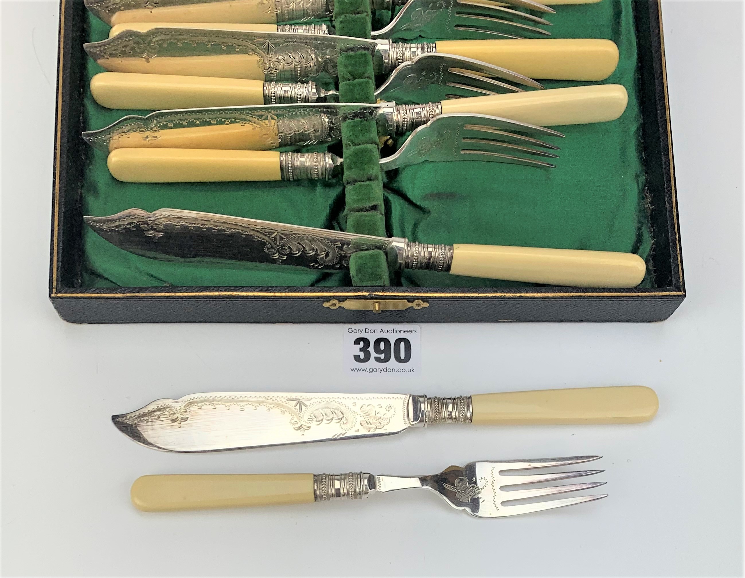 Cased set of 6 plated knives and forks - Image 2 of 4