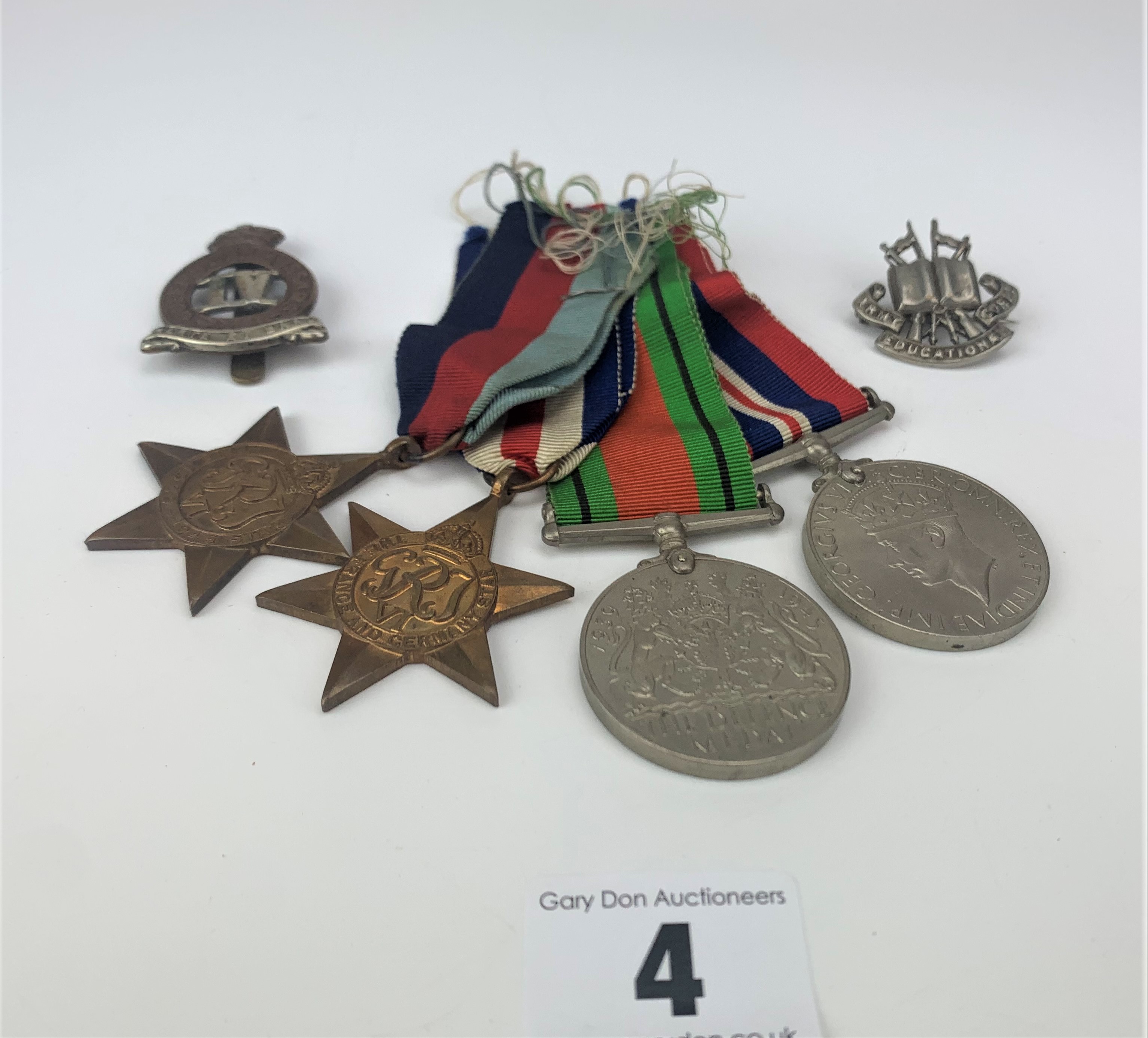 4 Second World War medals and 2 cap badges - Image 2 of 3