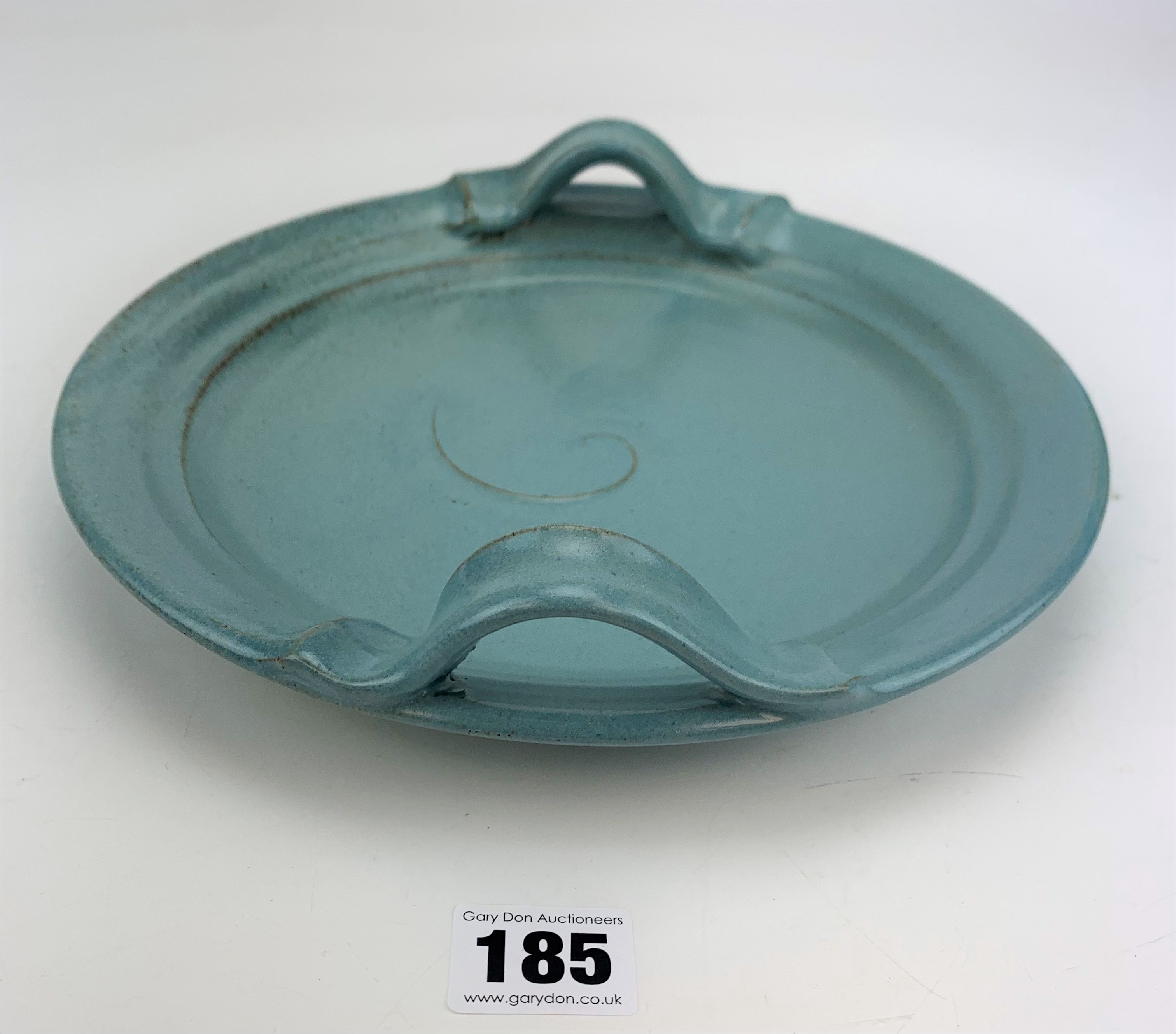 Studio art pottery twin handled plate. Signed Jan Burgess. 10” dia - Image 3 of 7