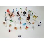 Quantity of mixed loose glass animals and figures