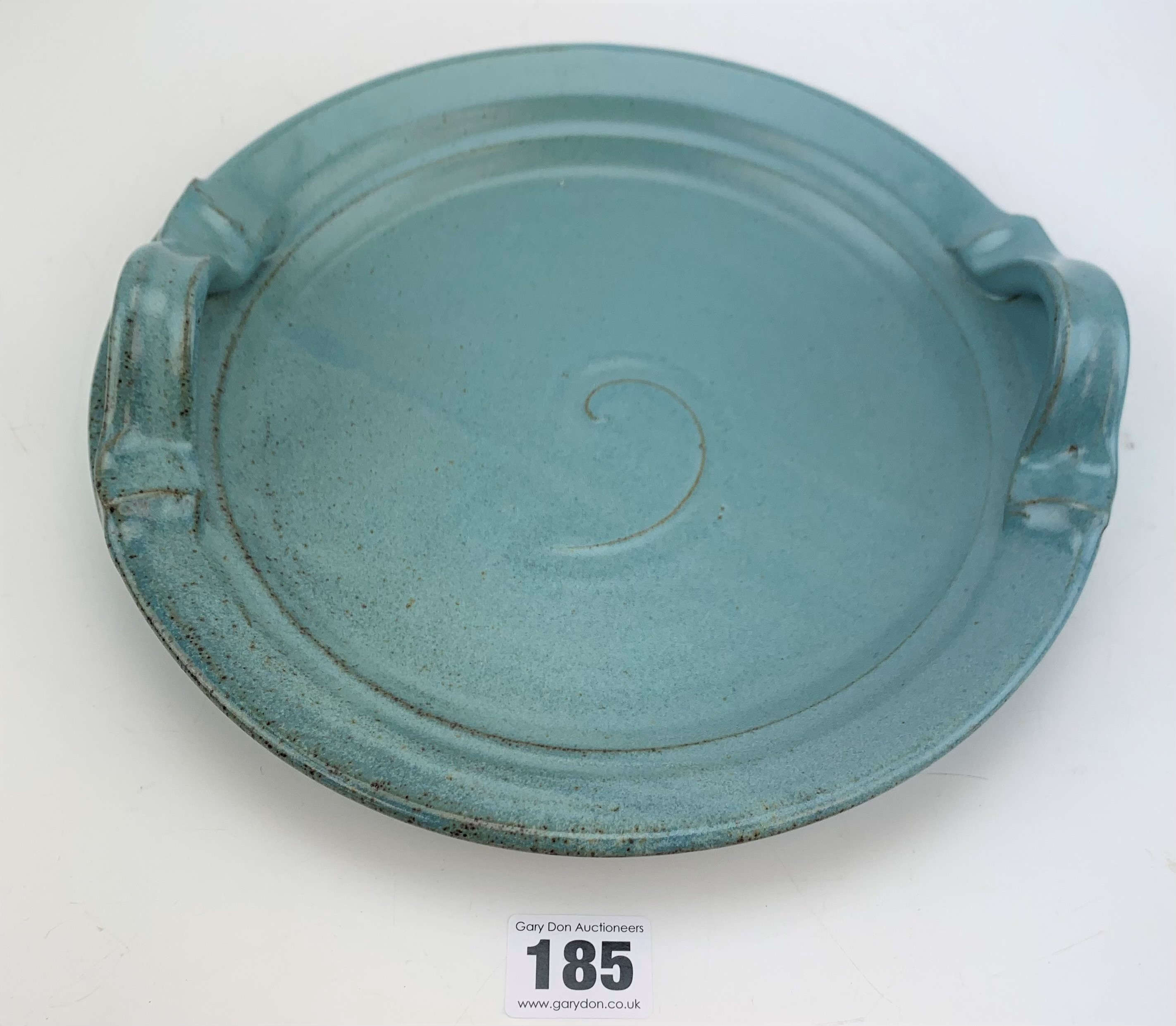 Studio art pottery twin handled plate. Signed Jan Burgess. 10” dia - Image 4 of 7