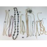 Assorted dress jewellery