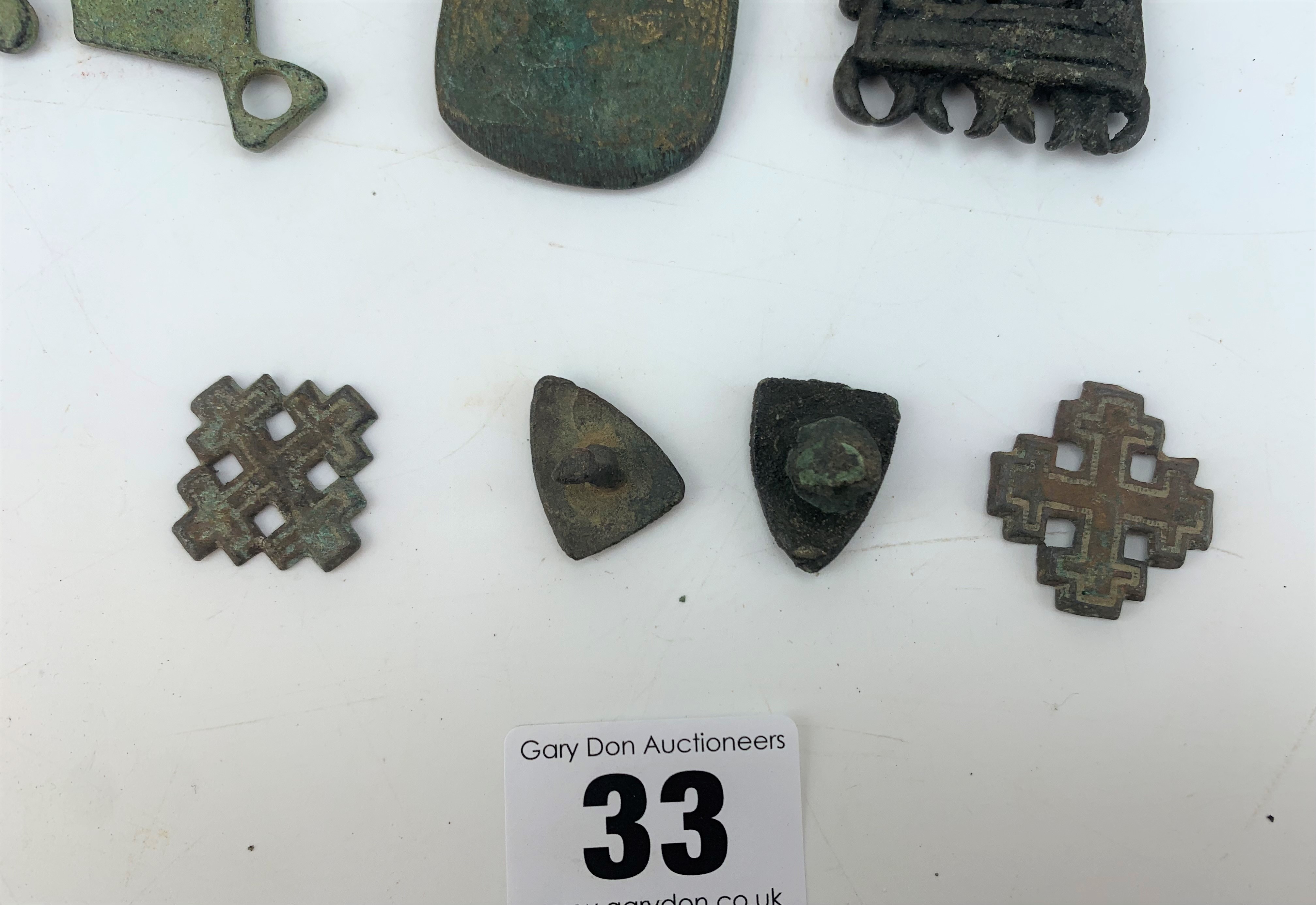 Medieval studs, 2 Crusader badges, bottle opener and metal items - Image 5 of 6