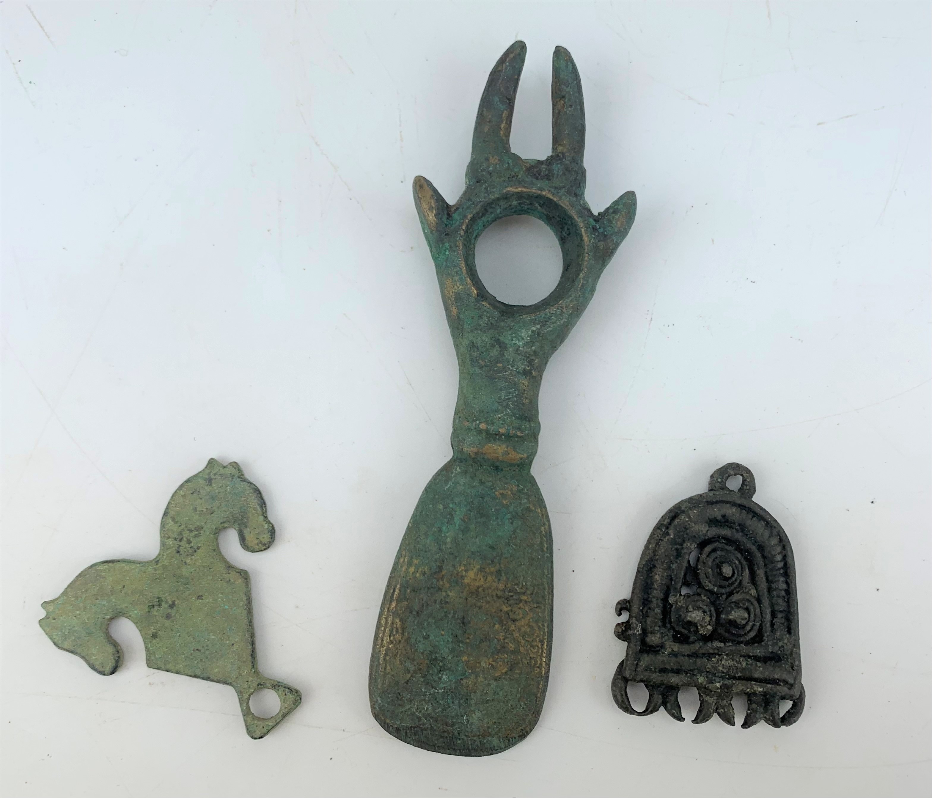 Medieval studs, 2 Crusader badges, bottle opener and metal items - Image 4 of 6