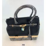 Leather handbag/vanity case