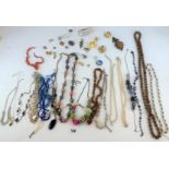 Assorted dress jewellery