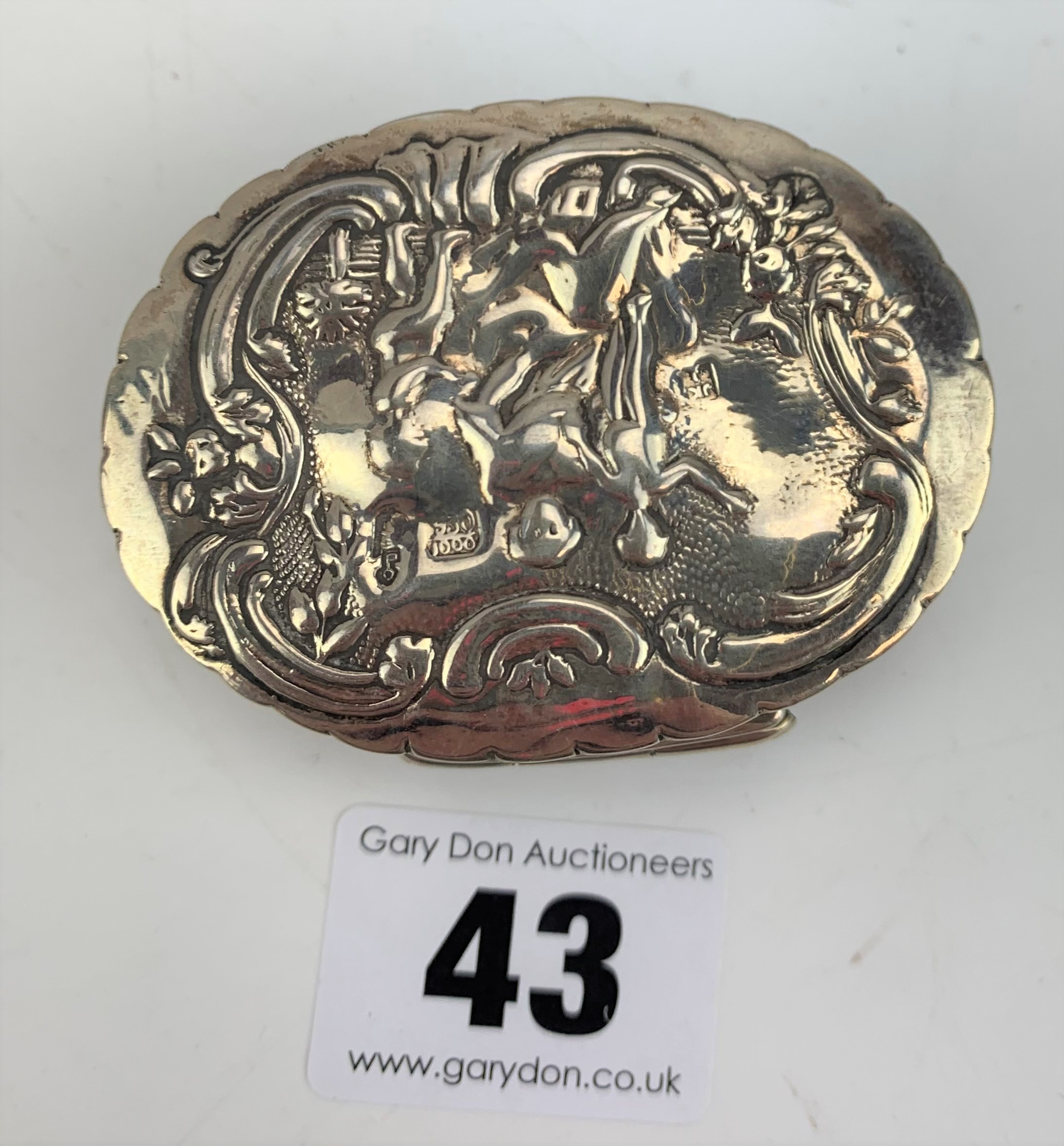 Silver oval embossed snuff box - Image 7 of 7