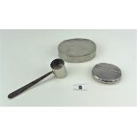 2 metal/pewter snuff boxes and tobacconists snuff scoop
