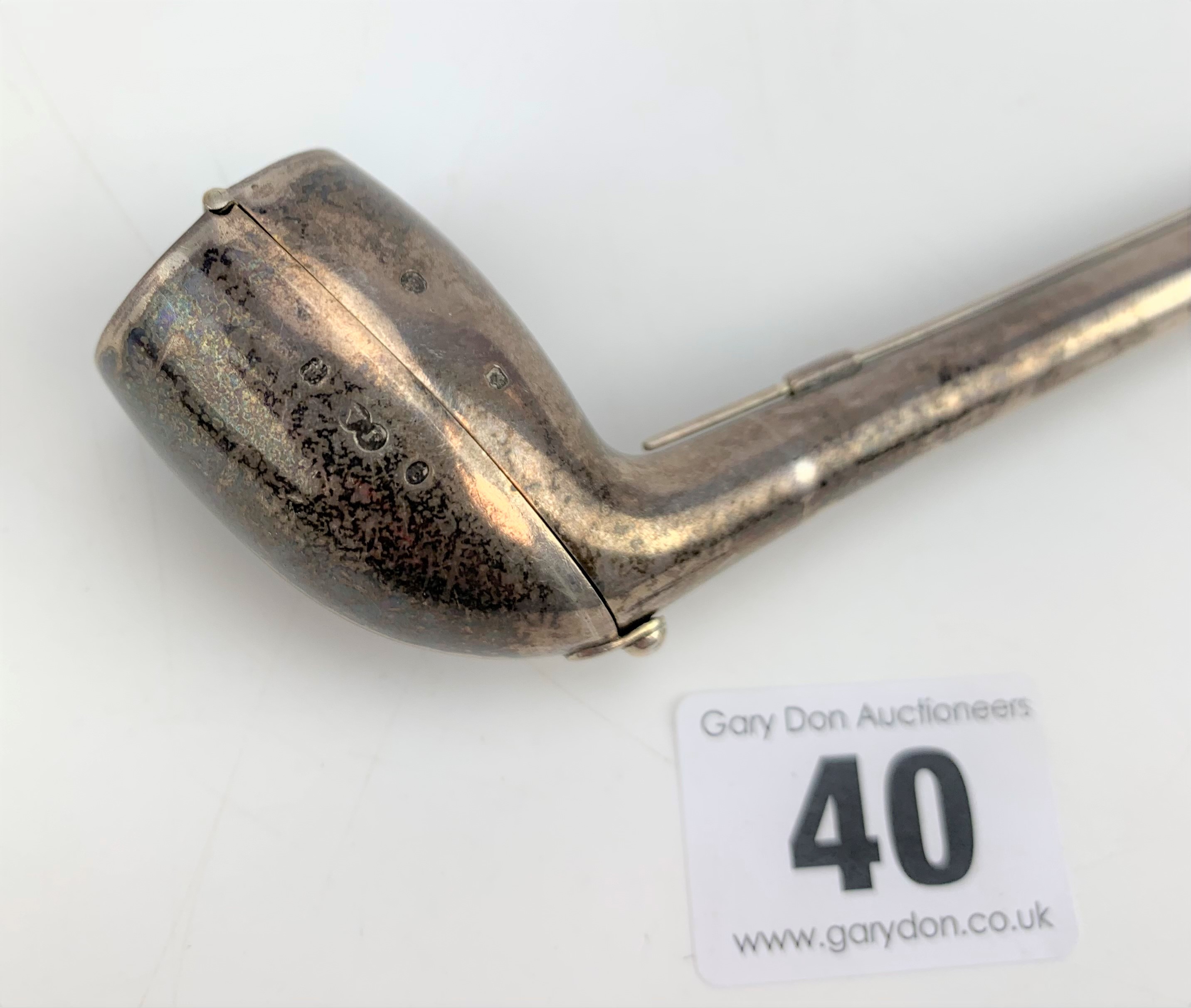 Silver pipe box containing clay pipe - Image 2 of 5