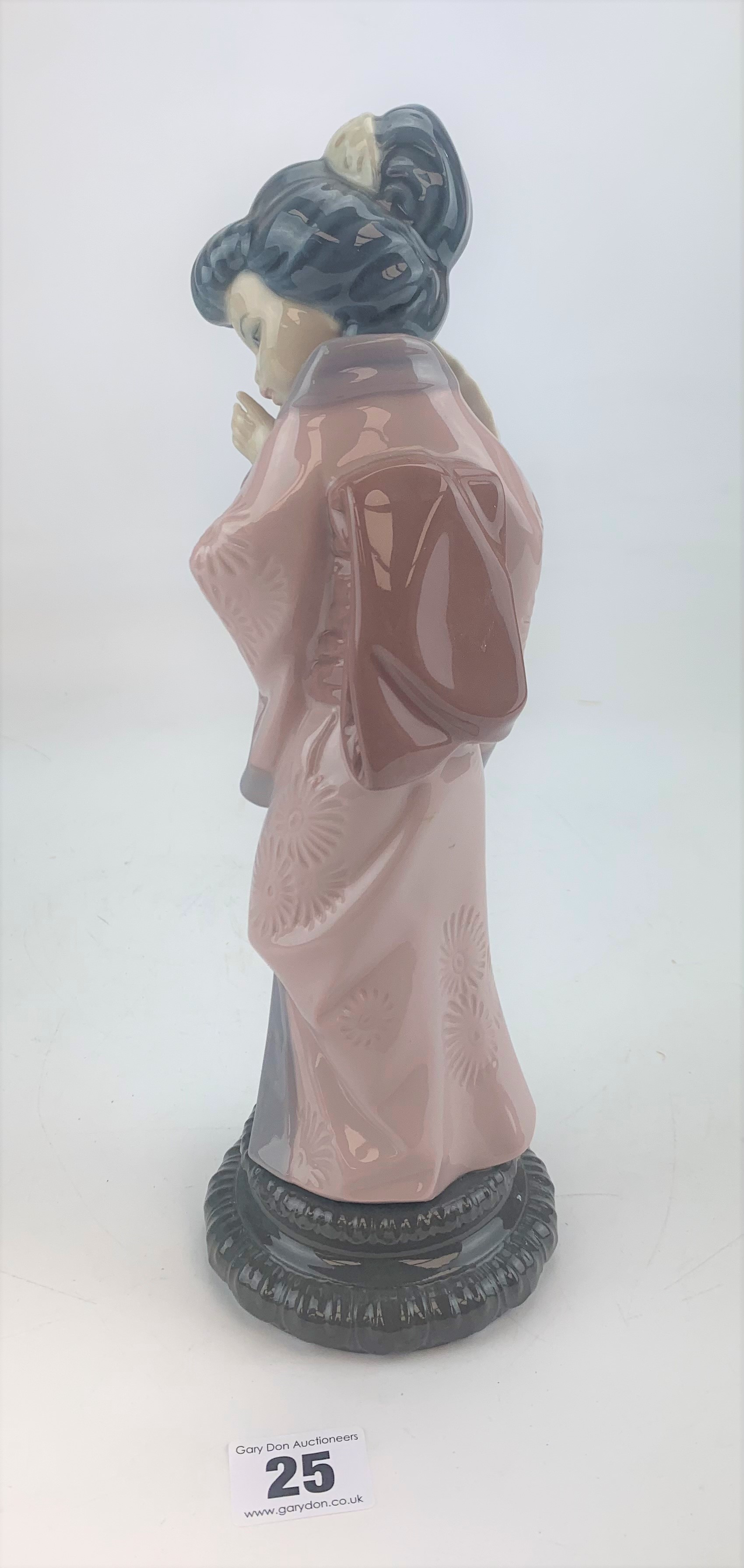Lladro oriental lady figure in box - Image 3 of 4