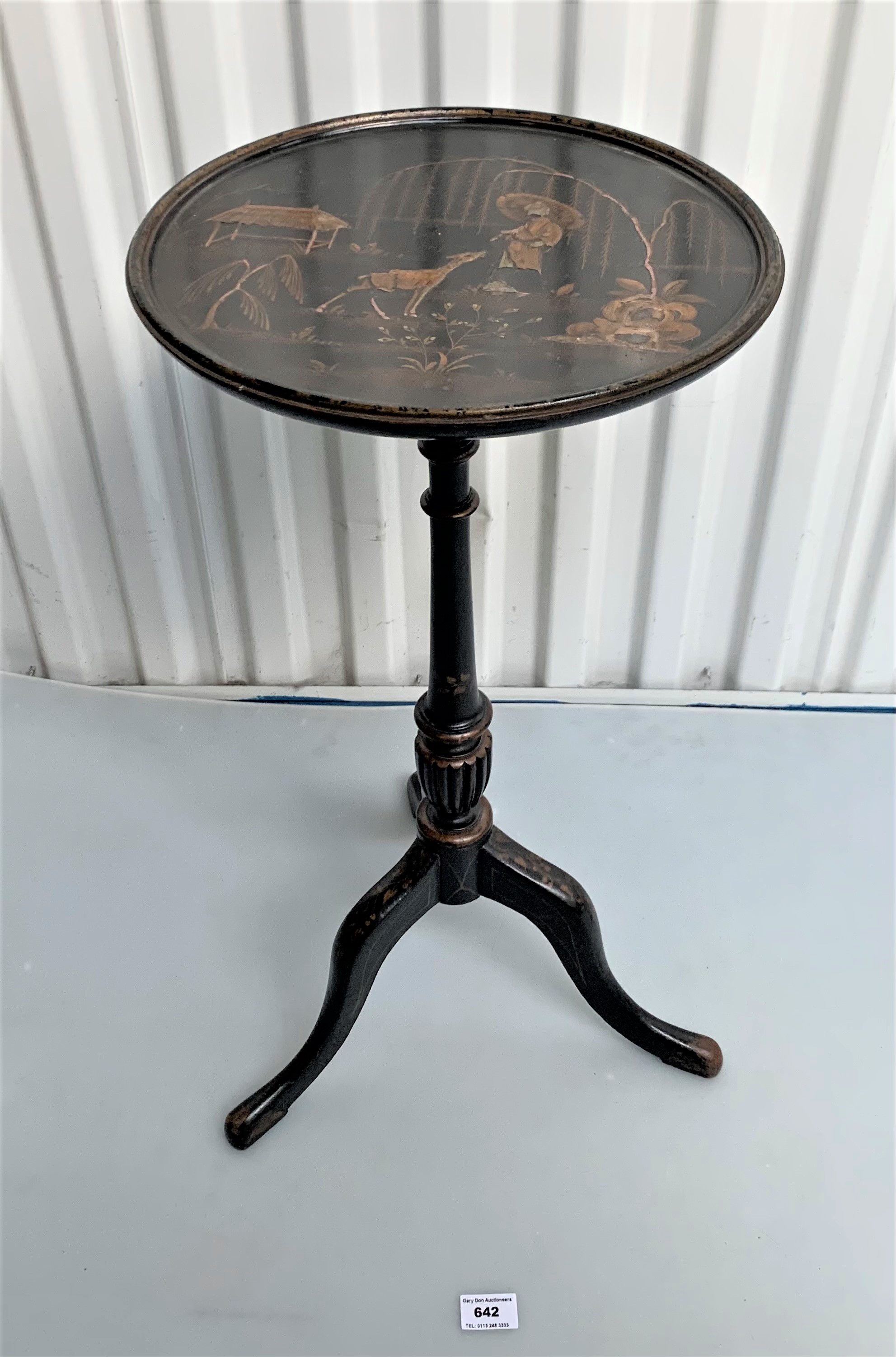 Lacquered tripod table