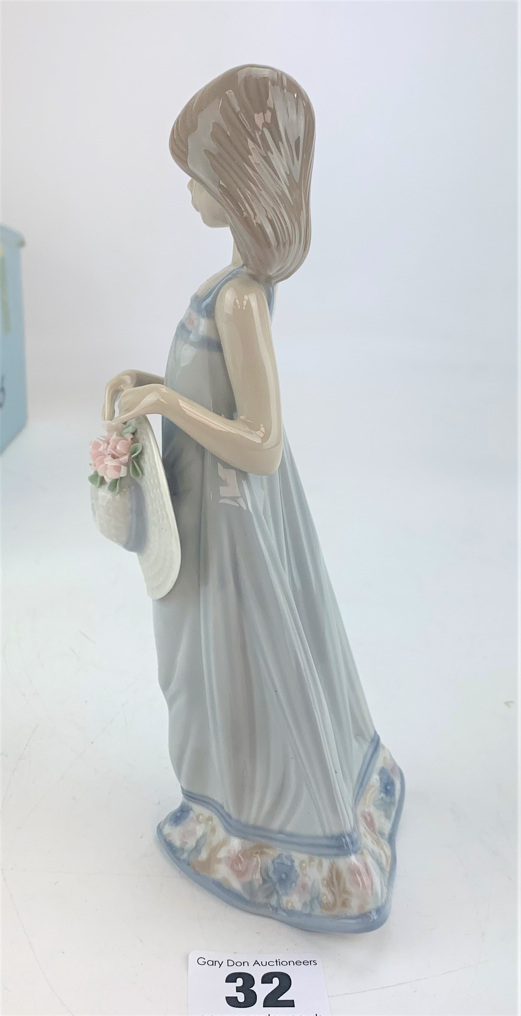 Lladro girl with hat figure in box - Image 3 of 4