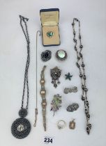 Assorted dress jewellery