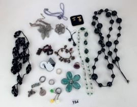 Assorted dress jewellery