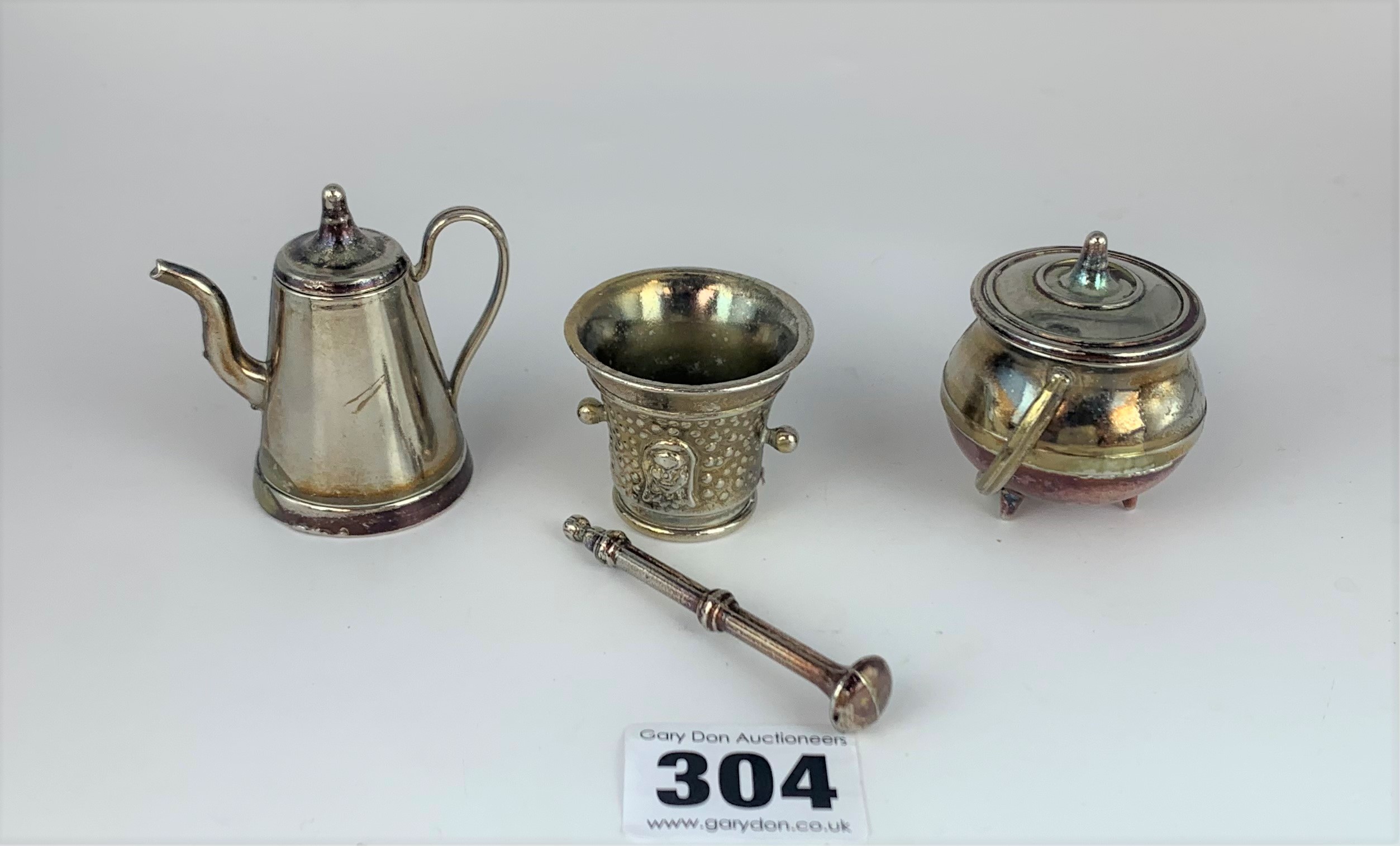 3 metal miniature items - Image 2 of 4