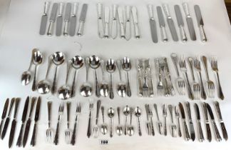 Plated cutlery set