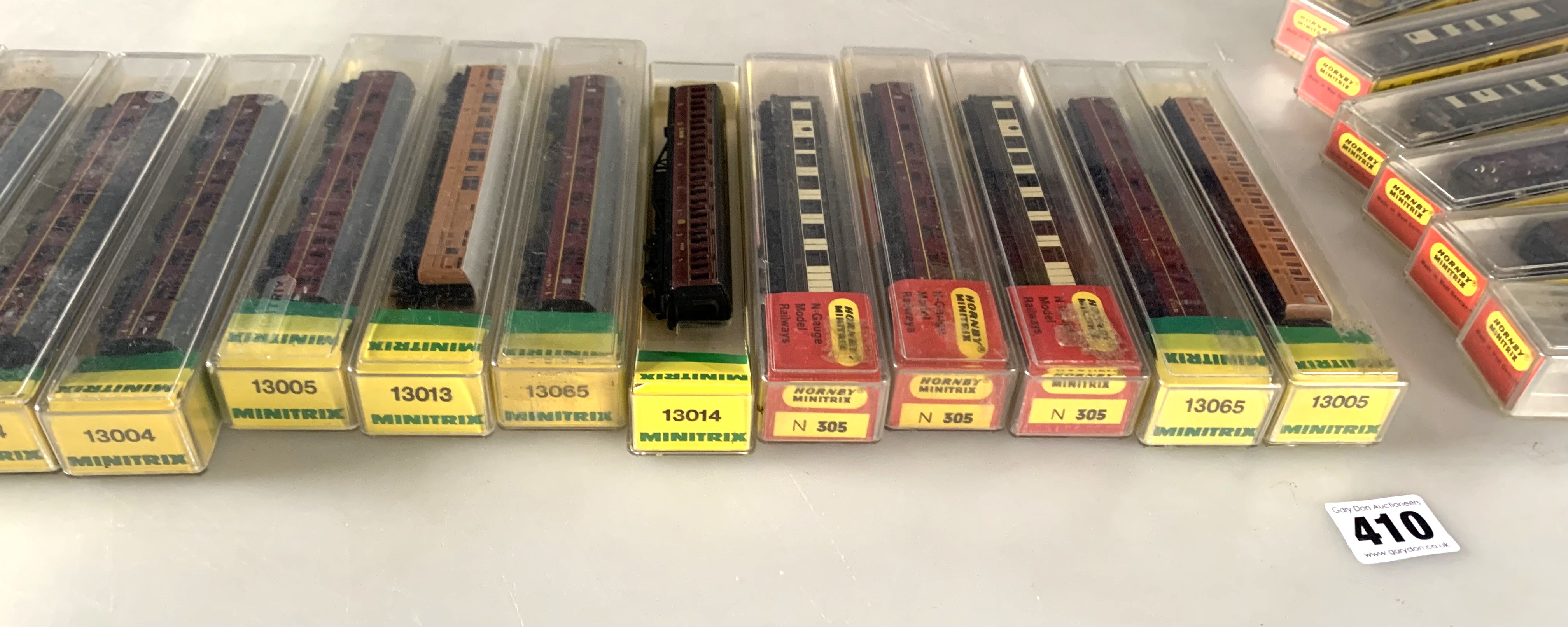 Hornby Minitrix railway carriages - Image 5 of 6
