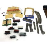 Hornby Dublo train accessories