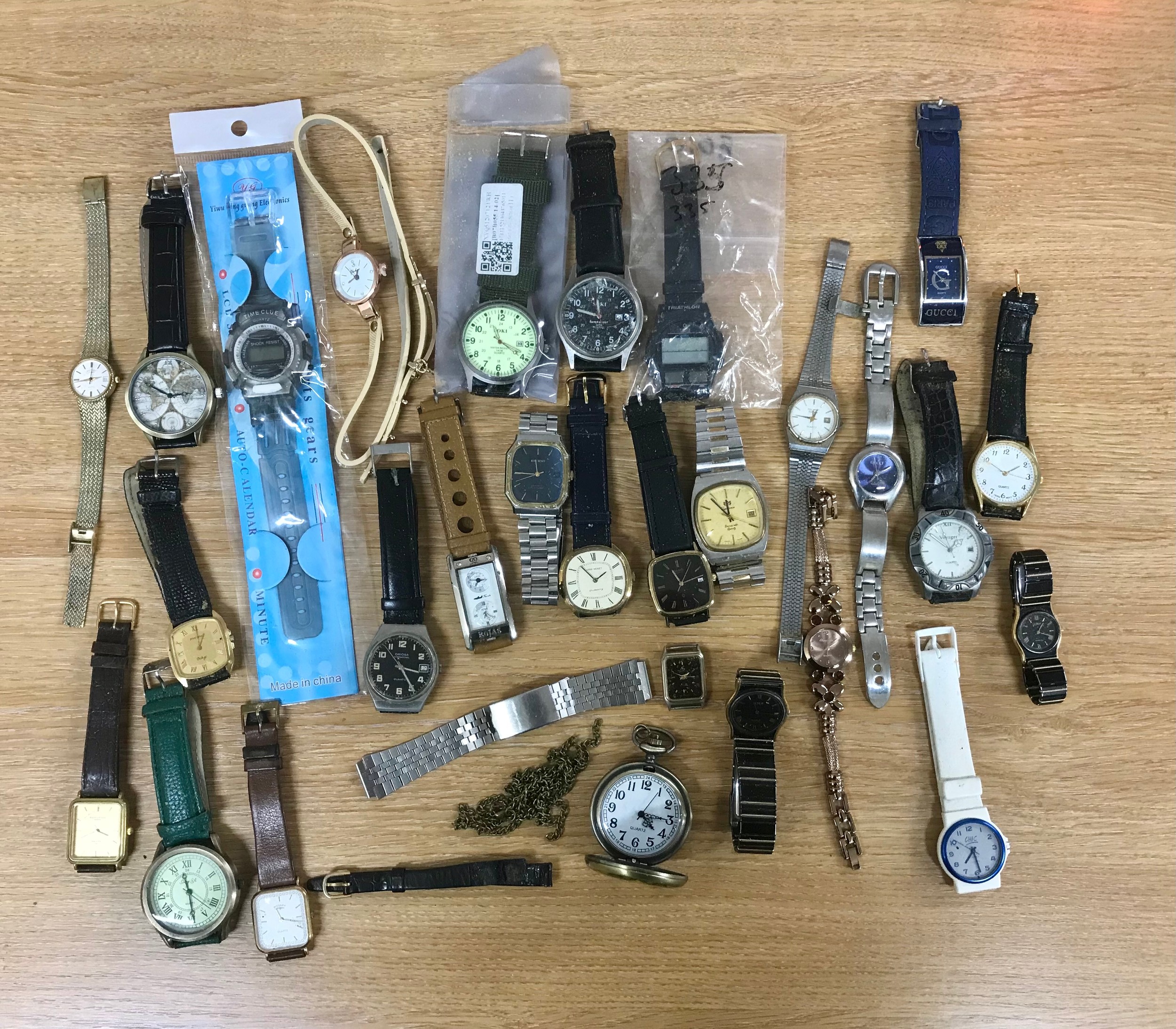 Quantity of gentleman's and ladies quartz wristwatches