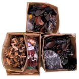 Very large quantity of various violin fittings including chin rests, tailpieces, closing clamps