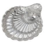 Good Victorian Scottish silver scallop shell entrée dish, with a repousse handle cast with