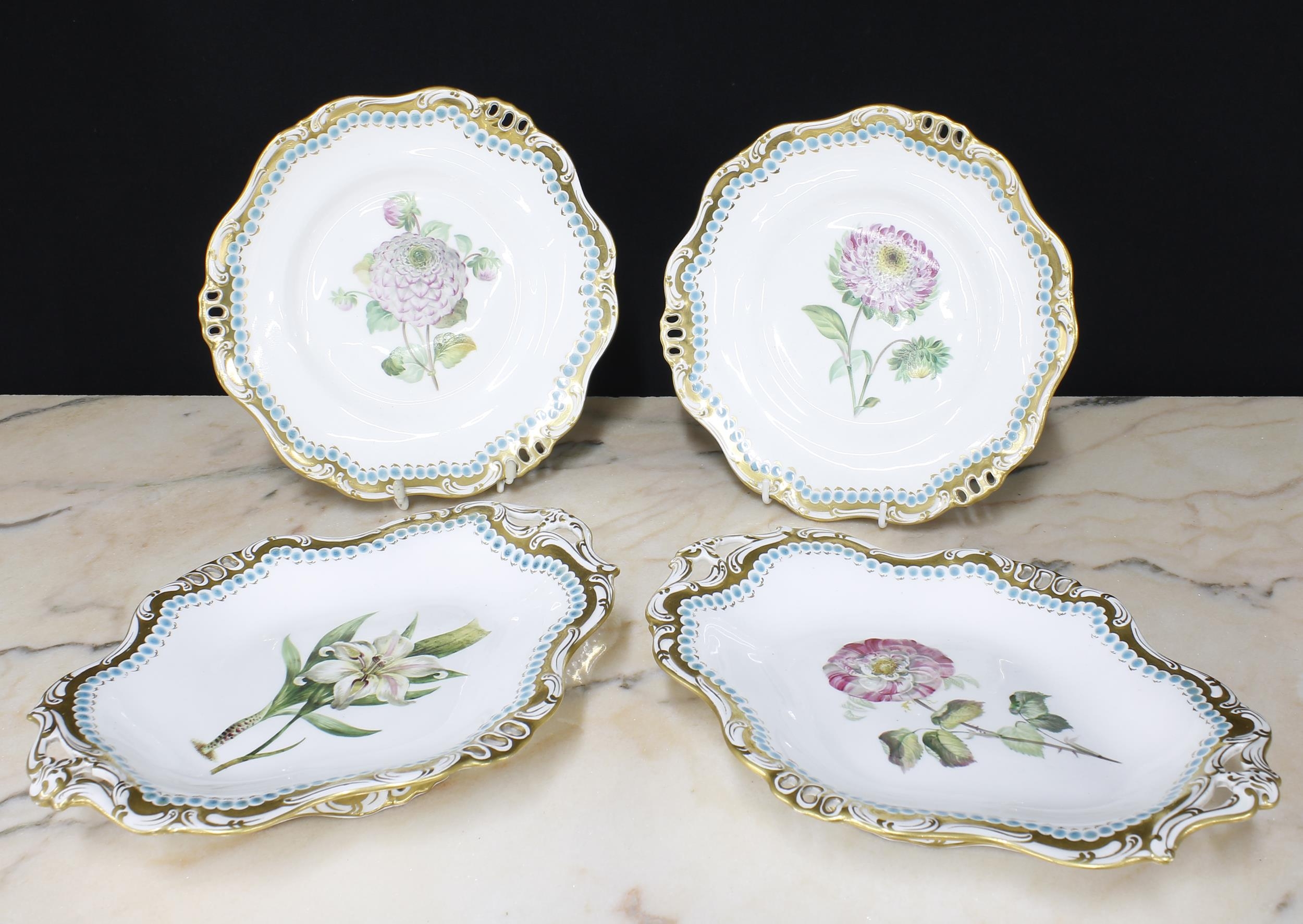 Pair of 19th century Davenport oval porcelain comports and two dessert plates, each with a different