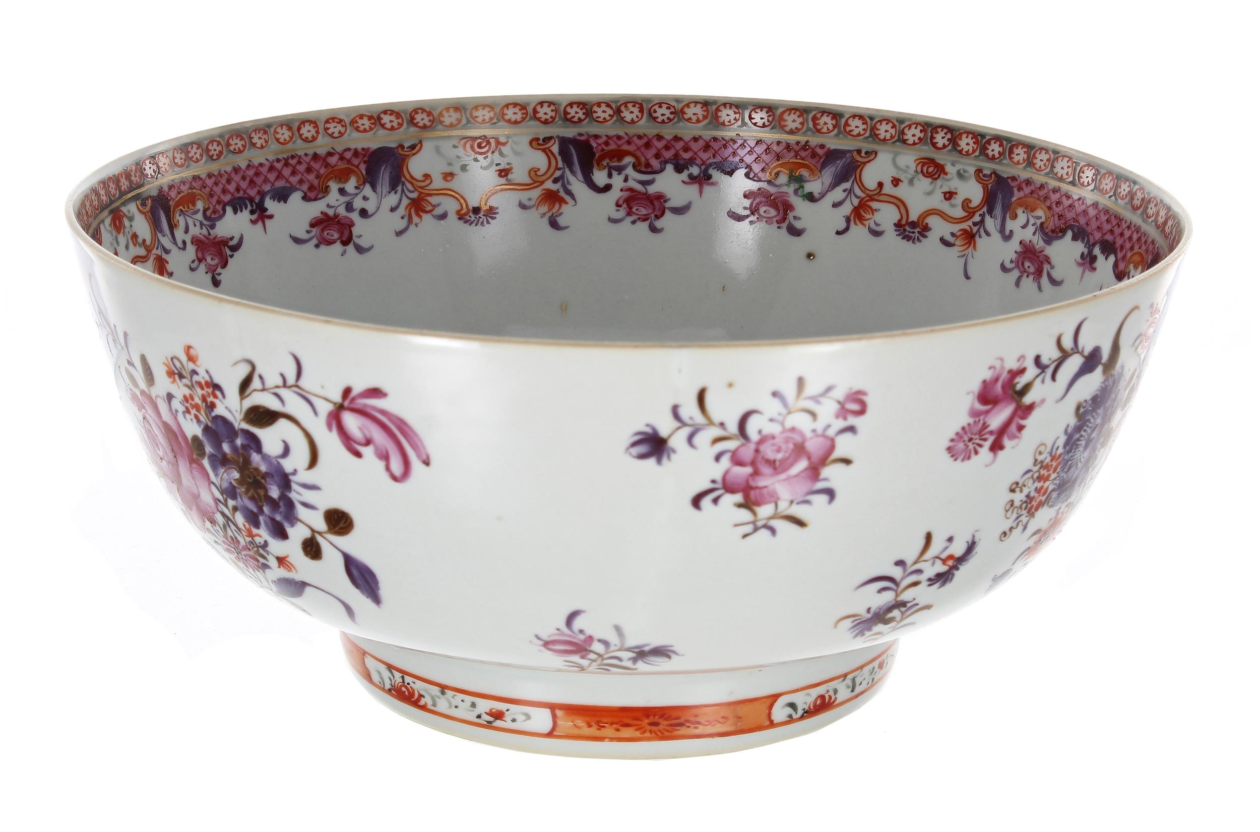 Chinese export porcelain famille rose circular punch bowl, painted with floral sprays with foliate - Image 2 of 5