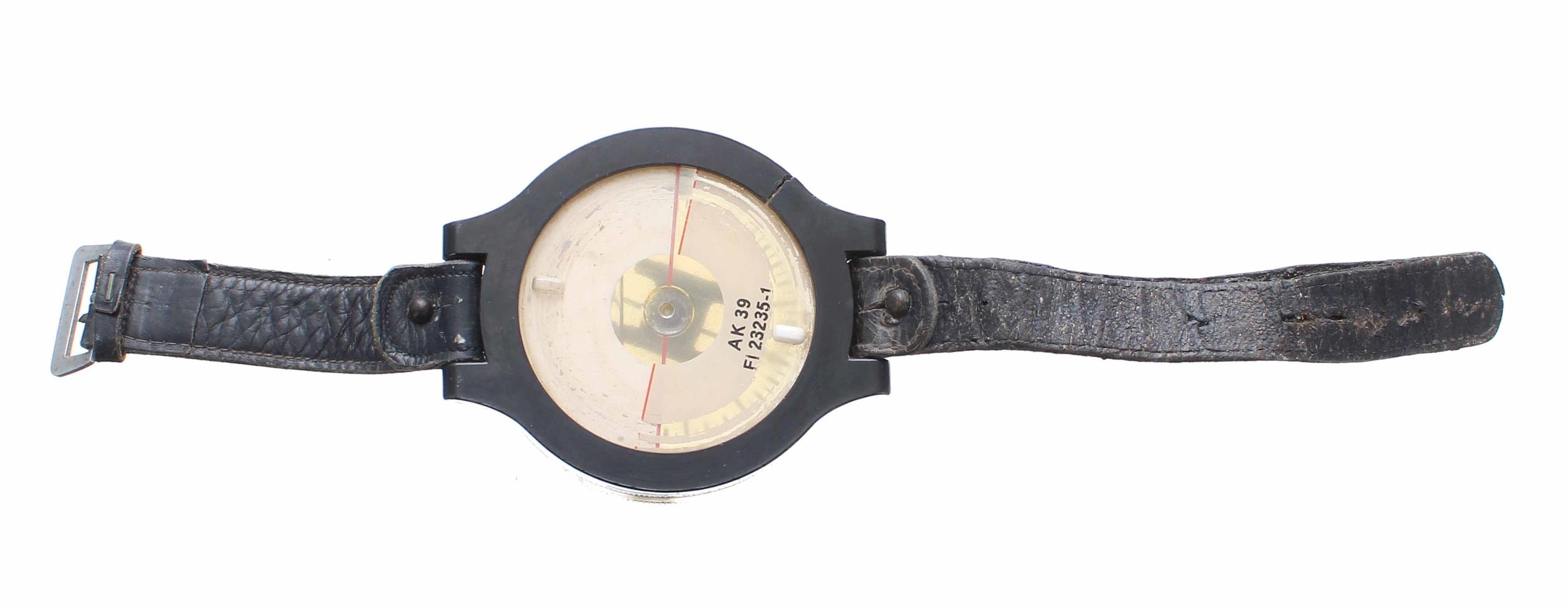 WWII Luftwaffe wrist compass, stamped AK 39 FI 23235-1, 6cm diameter - Image 2 of 2