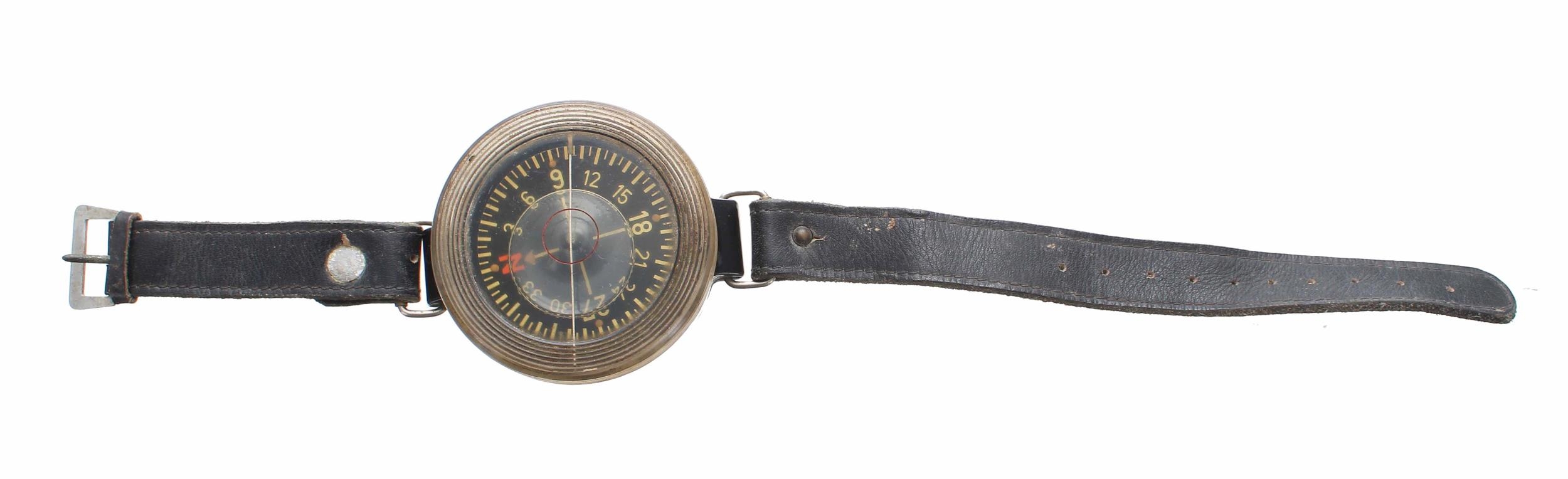 WWII Luftwaffe Armbandkompass / wrist compass, stamped AK 39, 6cm diameter FL 23235