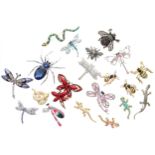 Selection of modern brooches to include bees, dragonflies, snake, lizards and spider (20)