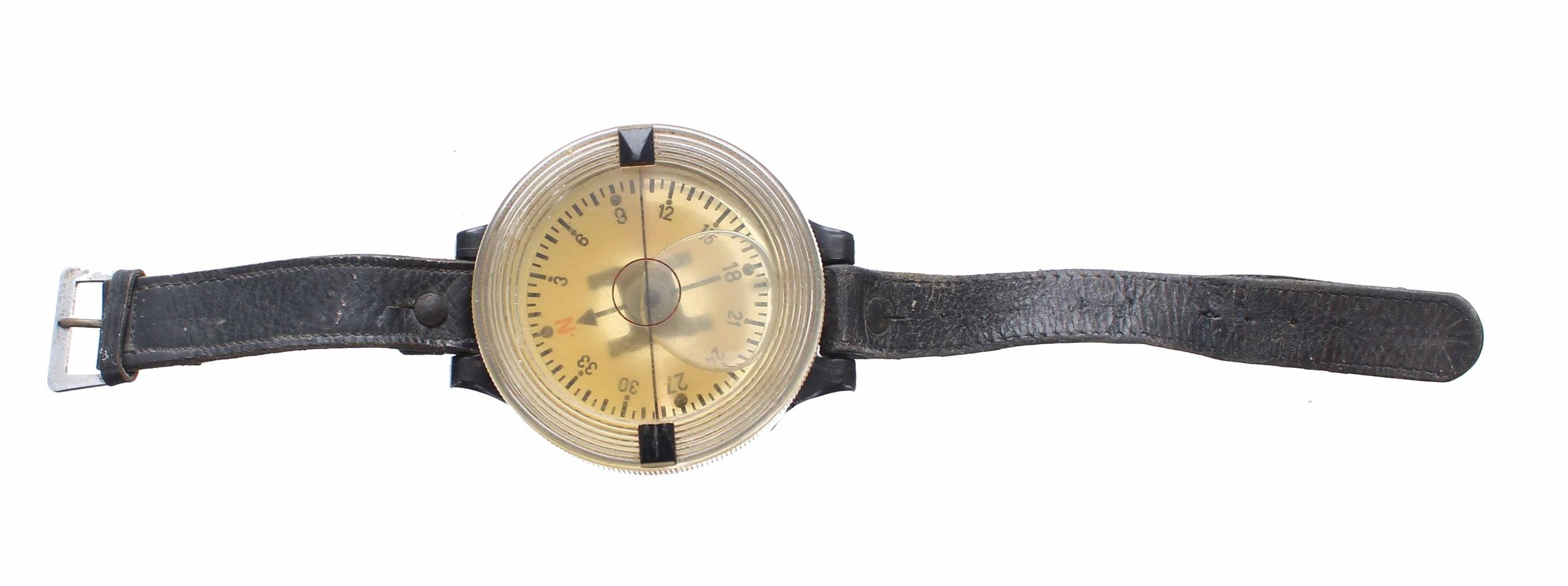 WWII Luftwaffe wrist compass, stamped AK 39 FI 23235-1, 6cm diameter