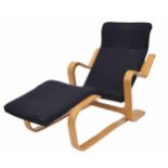 Marcel Breuer - a circa 1970s bent laminated birch and black fabric button  upholstered long chair/