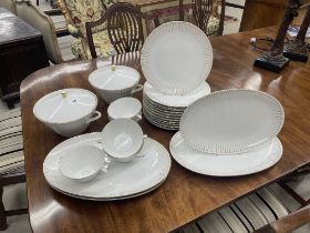 Seltmann Weiden Bavaria 'Monika' part dinner service, made in Germany; comprising 12 plates 9.5"