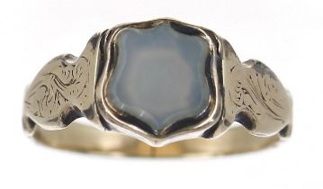 Antique gold engraved agate shield shaped ring, width 9mm, 1.9gm, ring size N